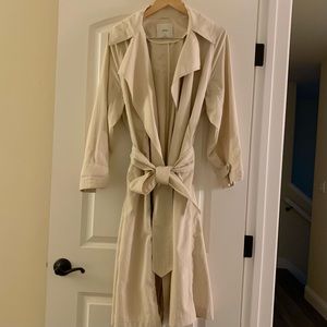 Aritzia Babaton Requiem Trench Coat in Birch (Small)